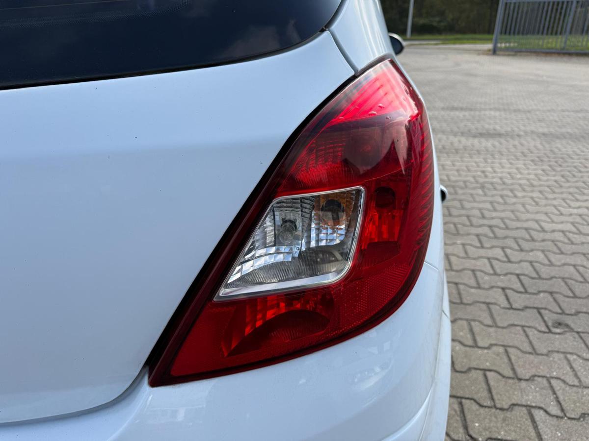 Opel Corsa D original R&uuml;cklicht R&uuml;ckleuchte Heckleuchte rechts 5 T&uuml;rer BJ08